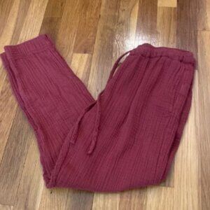 XiRENA Women’s Red Pants Size S